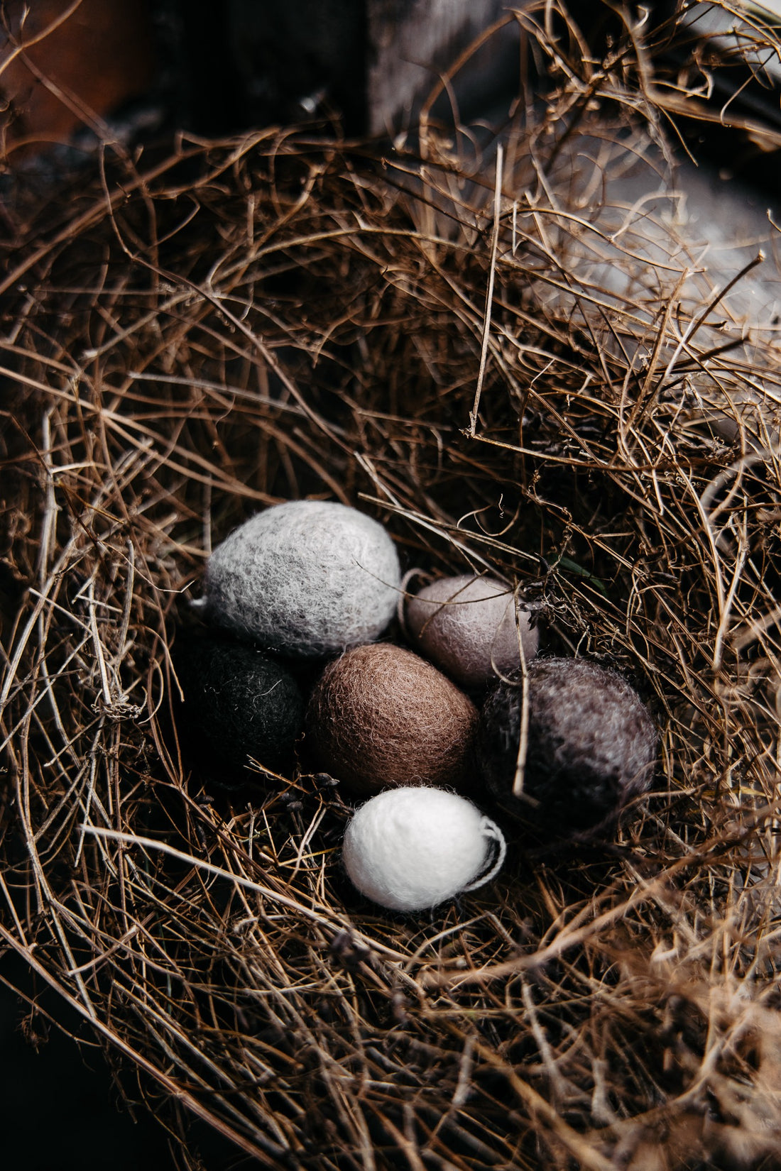 Ullås - huovasta tehty roikkuva munakoriste eri värejä