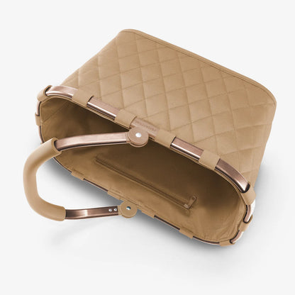 Ostoskori inkiväärin värinen