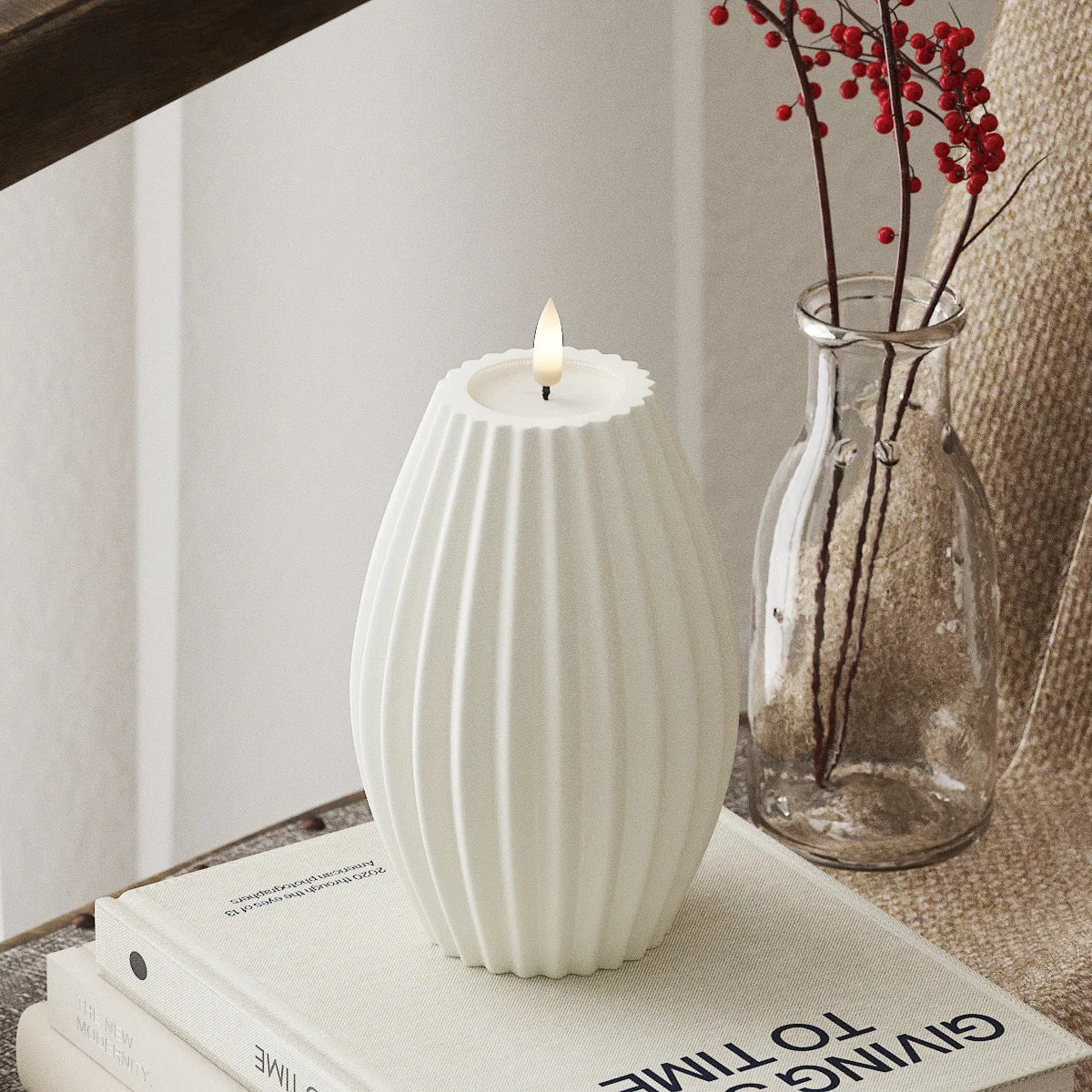 Uritettu LED-kynttilä 15 cm valkoinen tai hiekka