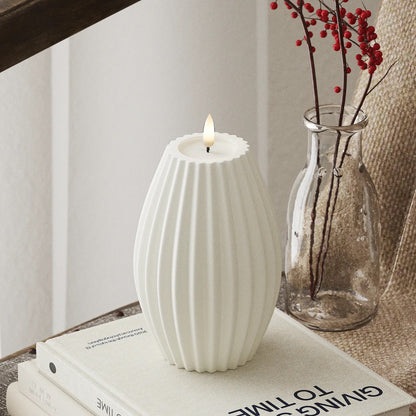 Uritettu LED-kynttilä 15 cm valkoinen tai hiekka