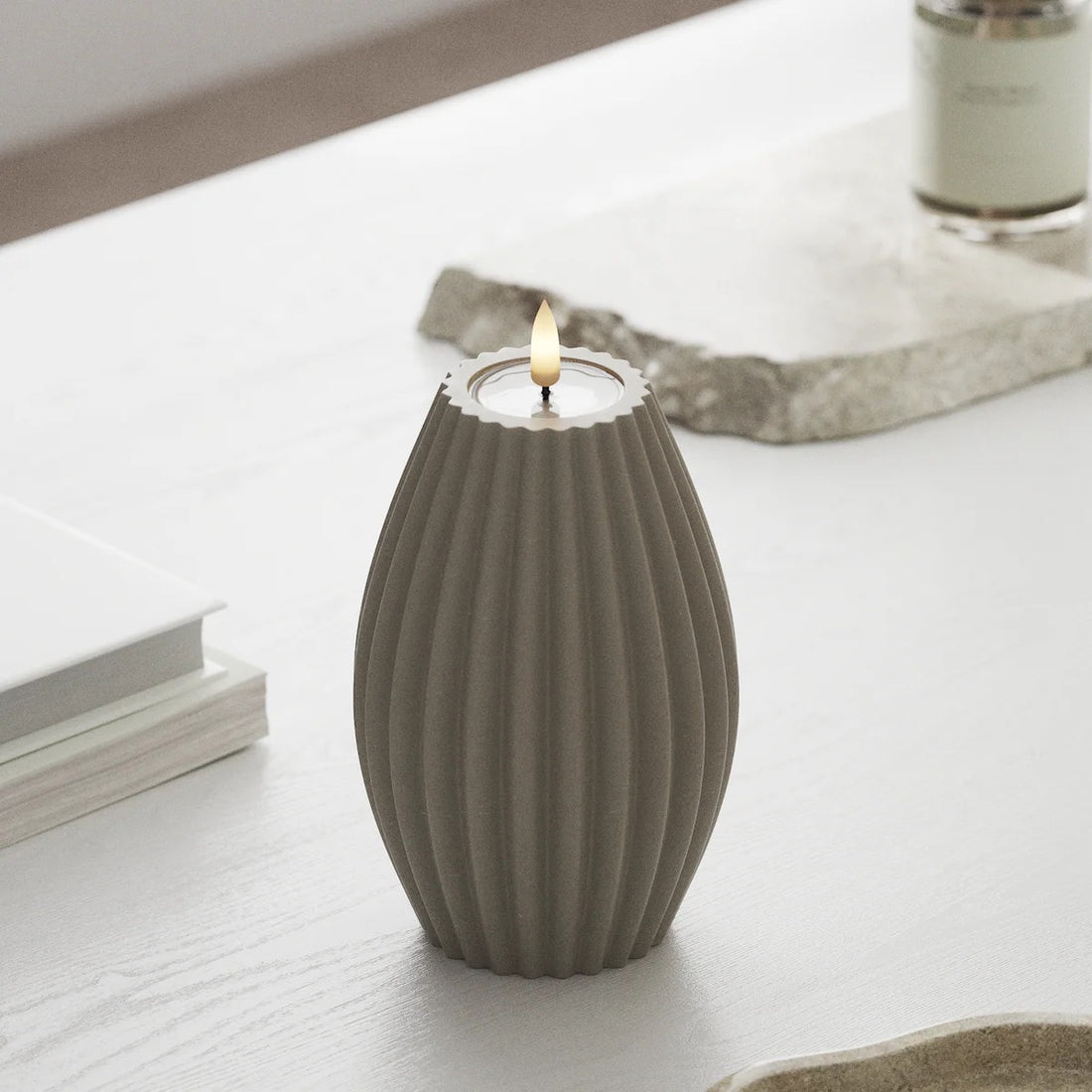 Uritettu LED-kynttilä 15 cm valkoinen tai hiekka