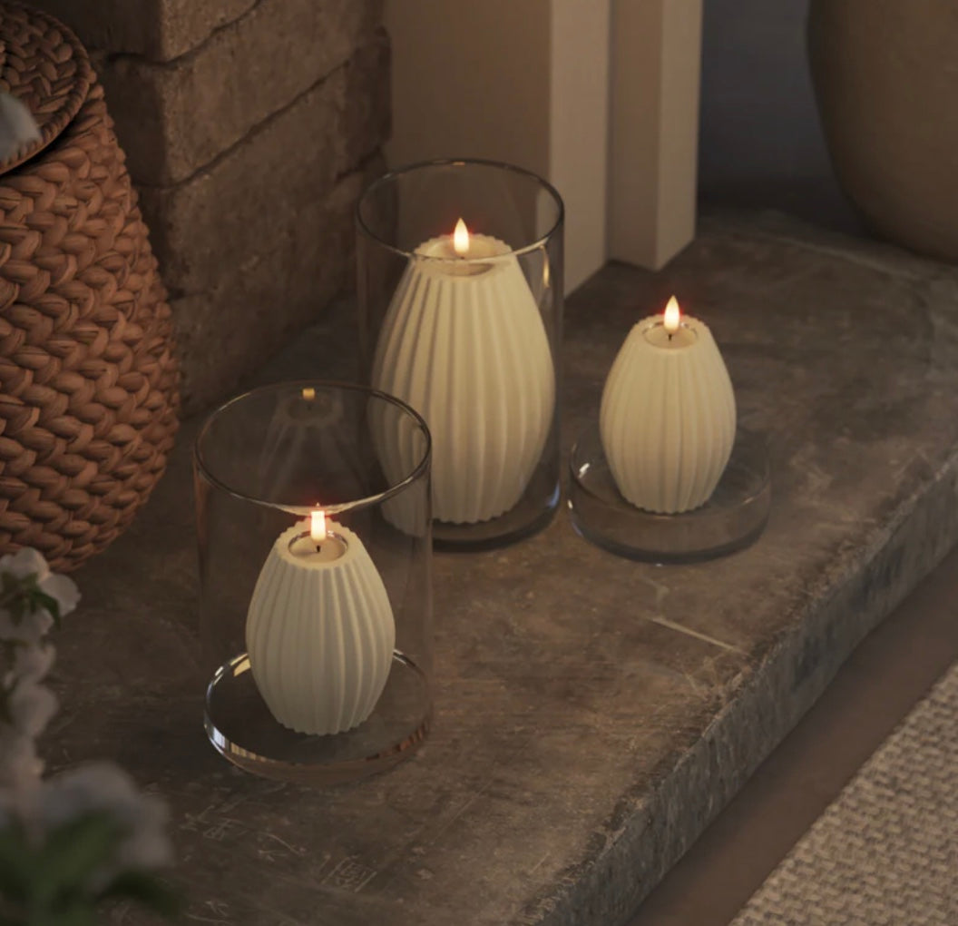 Uritettu LED-kynttilä 10 cm valkoinen tai hiekka