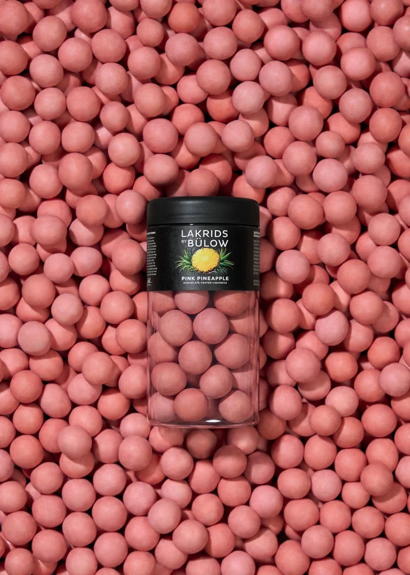 Lakrids lakut ihastuttaa. Tässä makuna pink pineapple. 