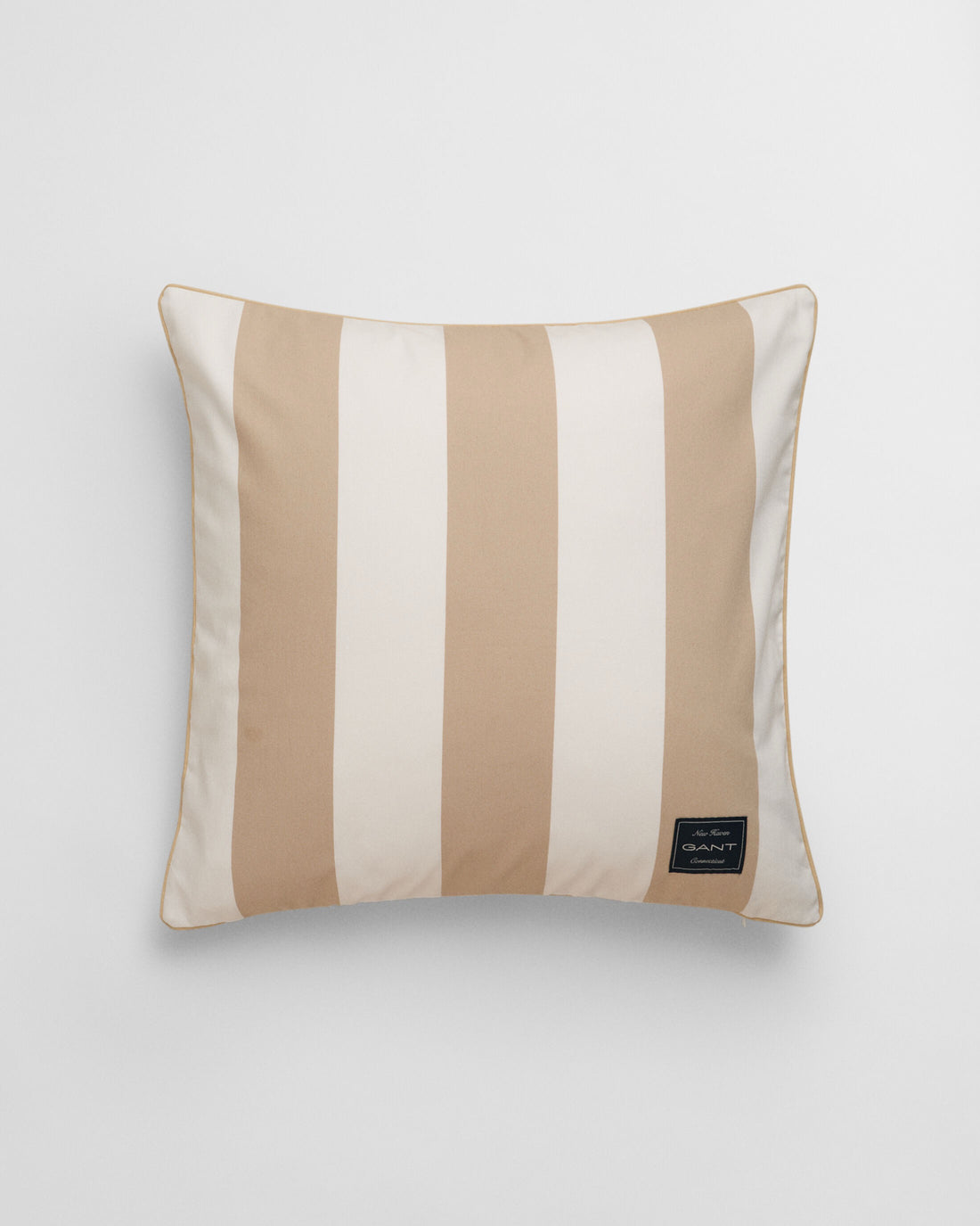 Yacht Stripe - merellinen raidallinen tyynyn päällinen beige ja t.sin.