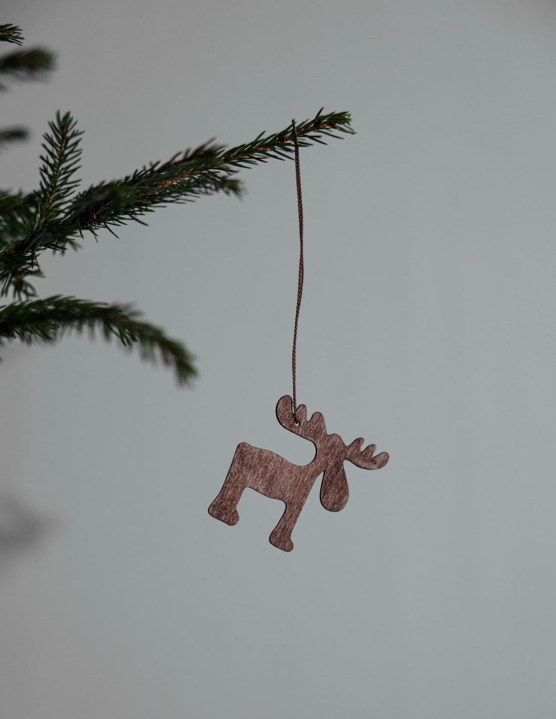 Puinen eläinkoriste ripustettava, eri värejä