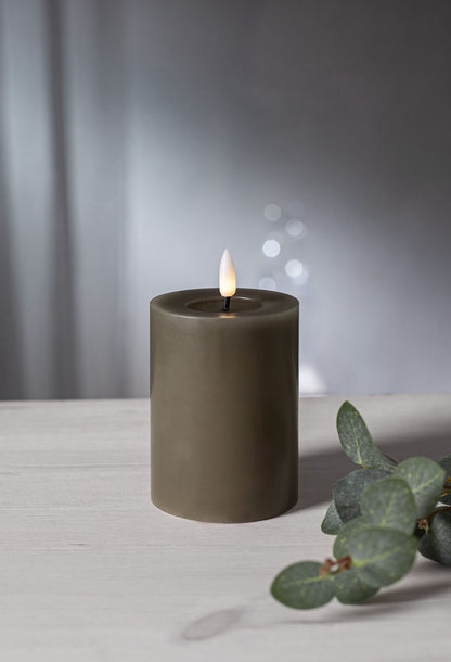 Flamme Flow LED - kynttilä 12,5 cm beige tai ruskea