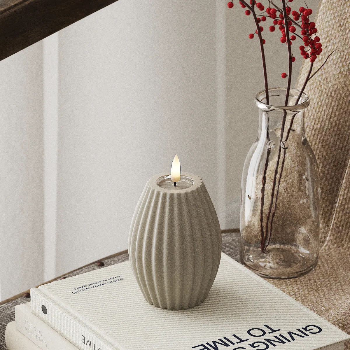 Uritettu LED-kynttilä 10 cm valkoinen tai hiekka