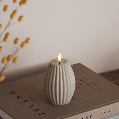 Uritettu LED-kynttilä 10 cm valkoinen tai hiekka