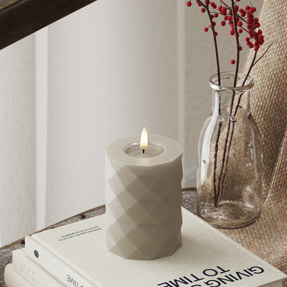 Ruutukuvioitu led-kynttilä hiekka 7,5x10 cm