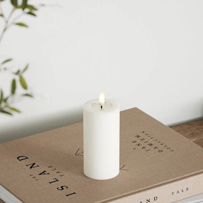 Valkoinen LED-kynttilä 5x10 cm