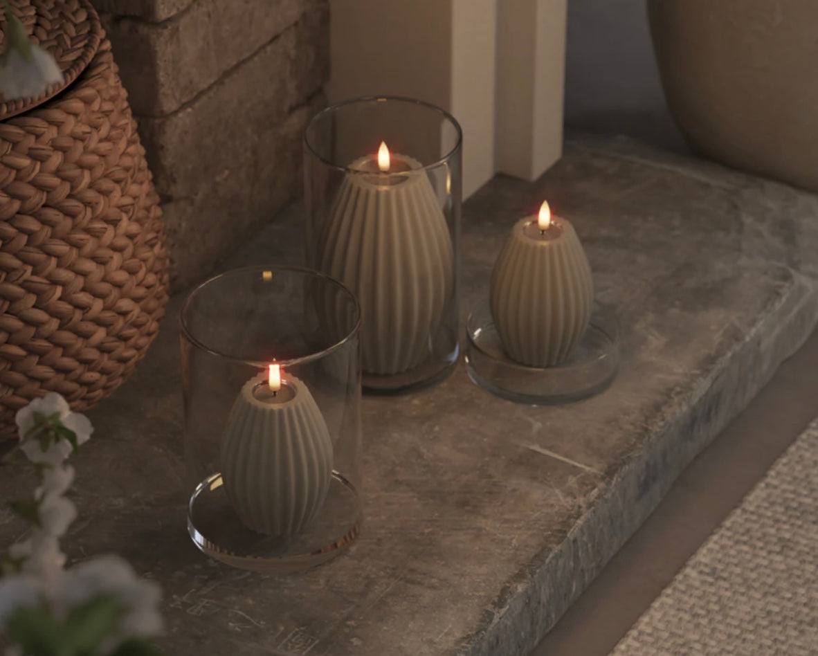 Uritettu LED-kynttilä 10 cm valkoinen tai hiekka