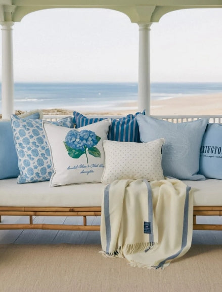 Raidallinen kierrätetty villaviltti, sininen/valkoinen 130x170cm