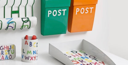 POST-postilaatikko pieni, useita värejä